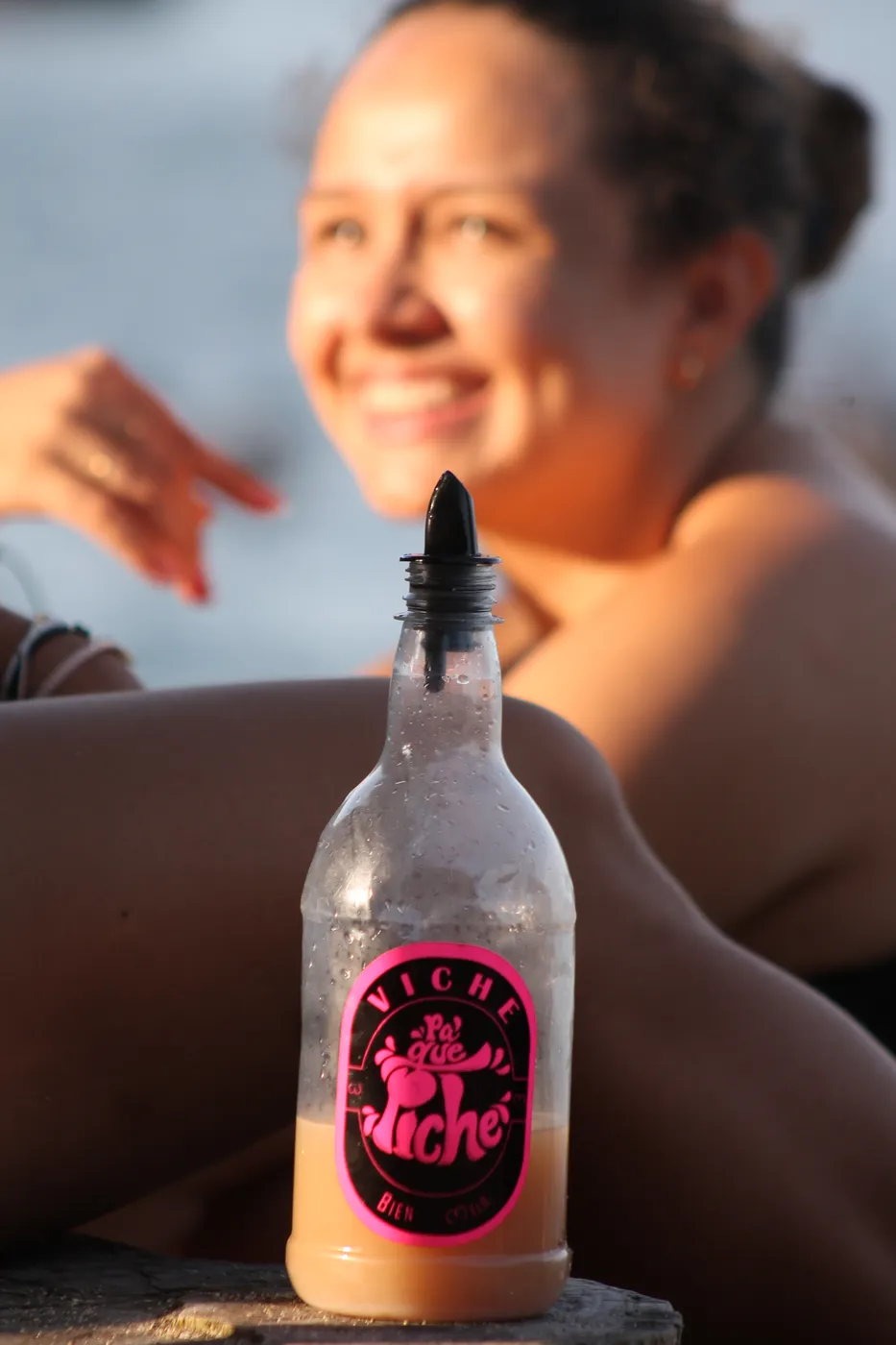 botella viche amigas melo hostel capurgana res